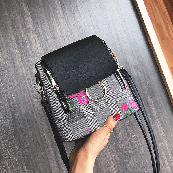 Дамска раница с флорална декорация и кожени елементи в три цвята