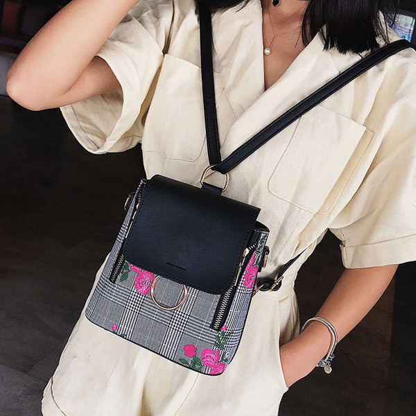 Дамска раница с флорална декорация и кожени елементи в три цвята