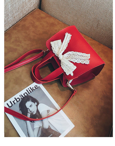 Geanta de dama eleganta din piele ecologica cu panglica din dantela