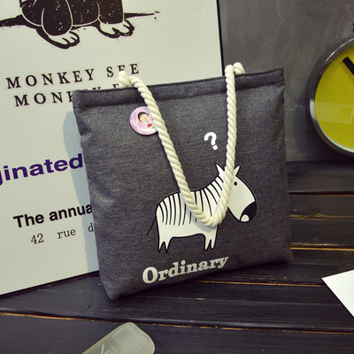 Geanta de dama de zi cu zi in mai multe culori cu inscriptie si imprimeu