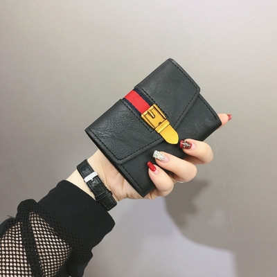 Малък дамски портфейл с метална закопчалка от еко кожа