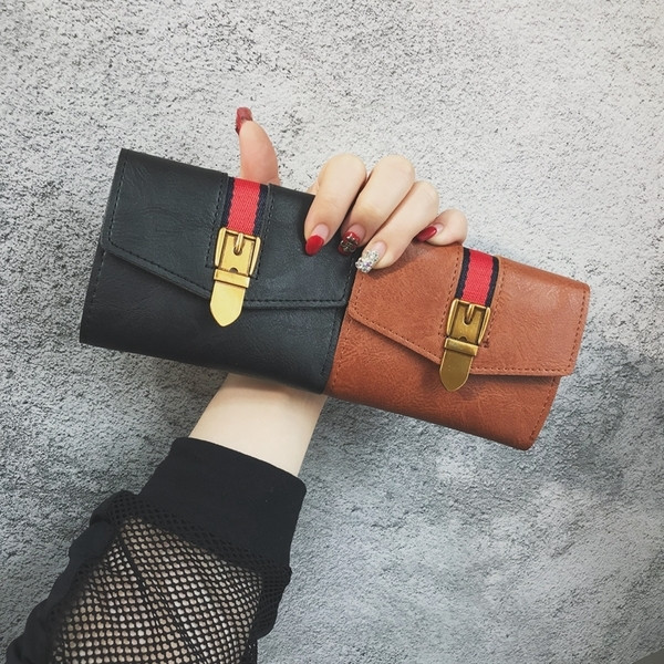 Малък дамски портфейл с метална закопчалка от еко кожа