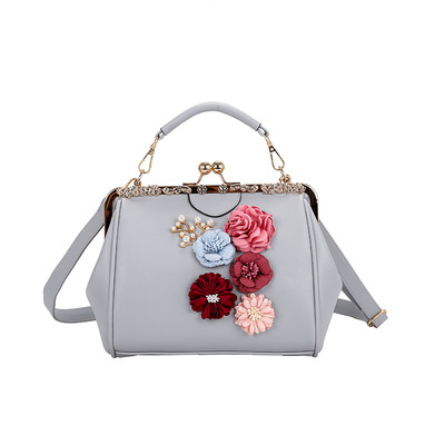 Geanta eleganta de dama cu motive florale decorative 3D