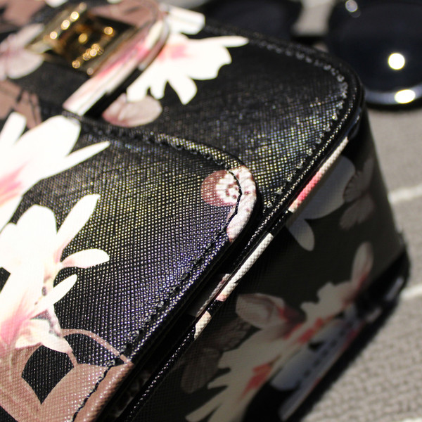 Geanta dama in mai multe culori cu imprimeu floral