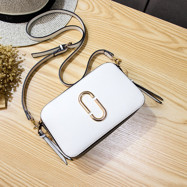 Geanta dama cu elemente colorate si decor metalic