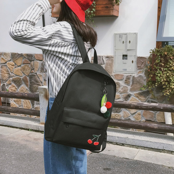 Rucsac de dama cu broderie si accesoriu in trei culori