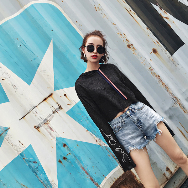 Blugi scurti rupti de dama cu talie inalta