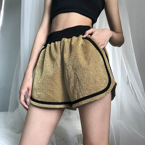 Pantaloni scurti de dama de culoare aurie cu talie inalta