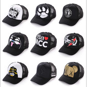 Мъжки шапки с различни щампи и мрежа