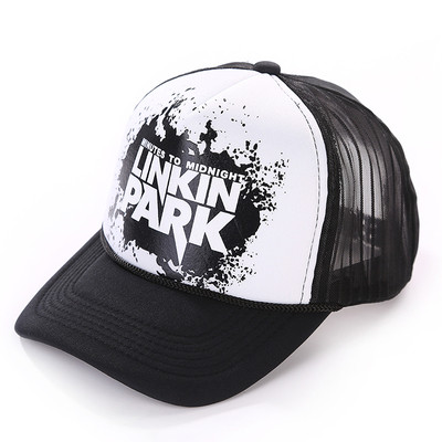 Мъжки шапки с различни щампи и мрежа