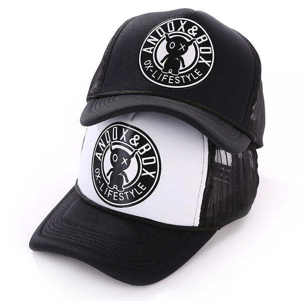 Мъжки шапки с различни щампи и мрежа