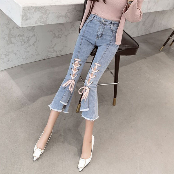 Blugi de dama moderni cu lungime 7/8 si sireturi