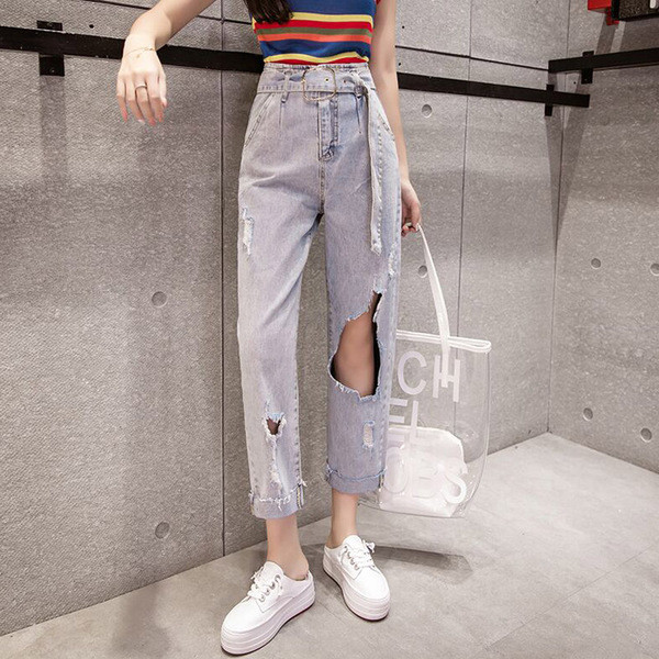 Blugi de dama de vara cu motive rupte si talie inalta - model larg