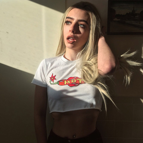 Tricou scurt casual de dama alb cu aplicatie