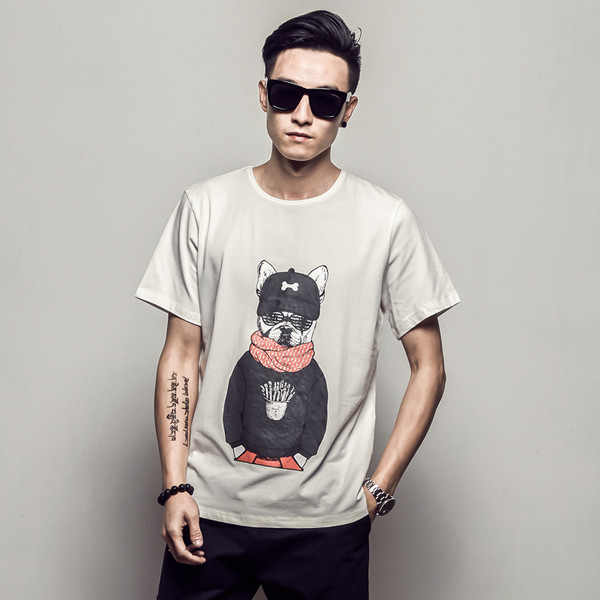 Tricou bărbătesc cu guler în formă de O alb-negru cu imprimeu