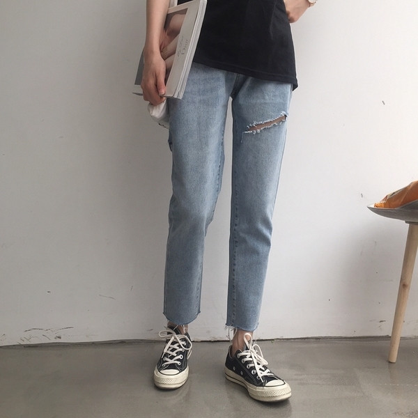 Blugi casual de dama cu motive rupte