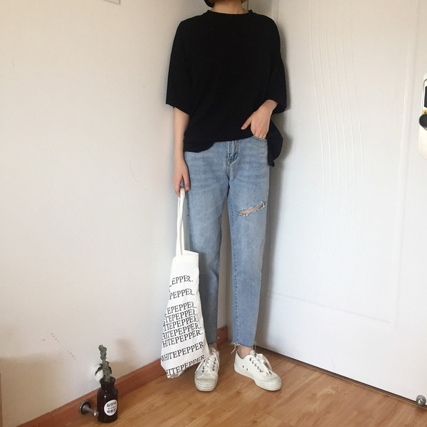 Blugi casual de dama cu motive rupte