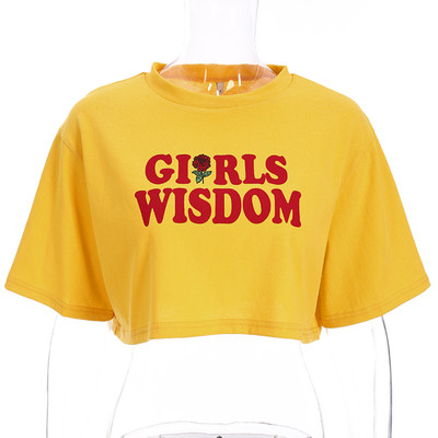 Tricou scurt de damă modern de culoare galbenă cu inscripție