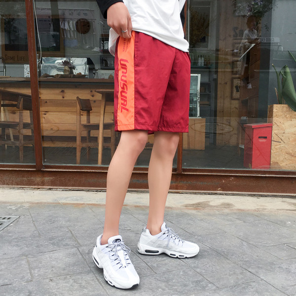 Pantaloni scurți bărbați în două culori cu inscripție