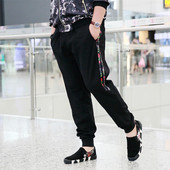 Costum casual barbatesc cu margini laterale colorate