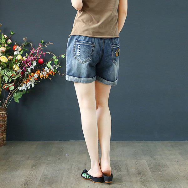 Blugi scurti dama casual cu broderie si sireturi