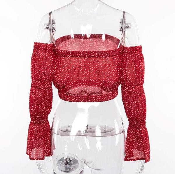 Bluză scurtă de damă cu umerii căzuți și mâneci lungi