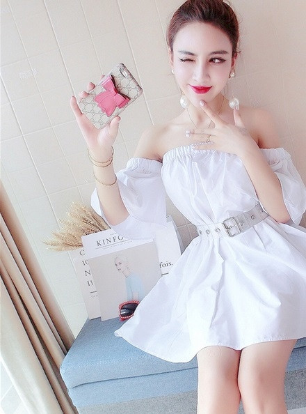 HIT Rochie modernă de damă cu mâneci căzute în alb și roz