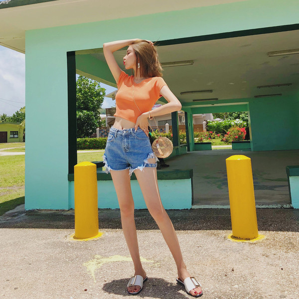 Blugi scurti de dama cu ochiuri si talie inalta in 2 culori