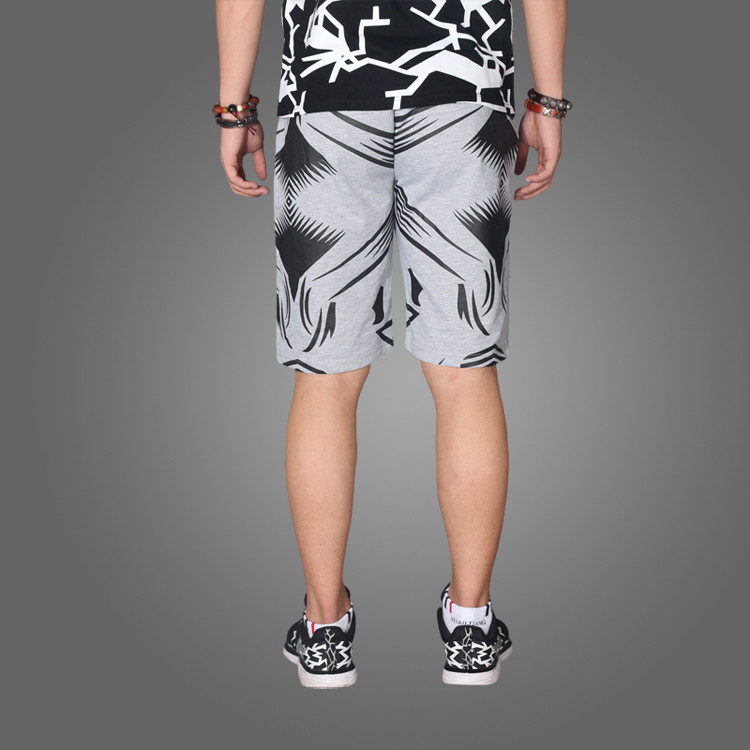 Pantaloni scurți bărbați în două culori cu imprimeu