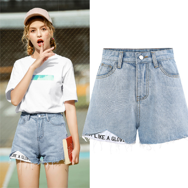 Blugi scurti casual cu talie inalta si inscriptionare