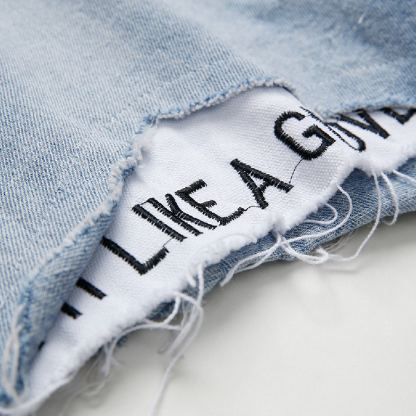 Blugi scurti casual cu talie inalta si inscriptionare