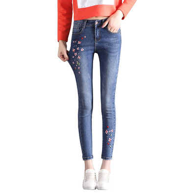 Blugi de dama moderni cu broderie florala in doua modele