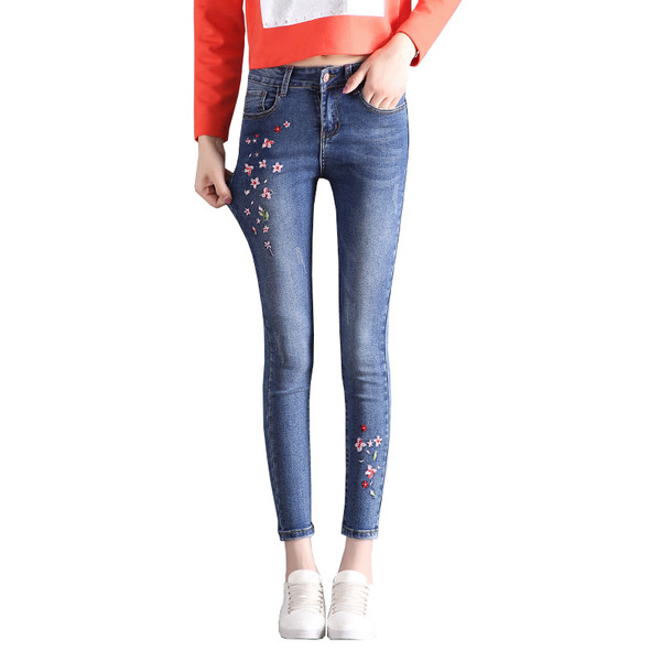 Blugi de dama moderni cu broderie florala in doua modele