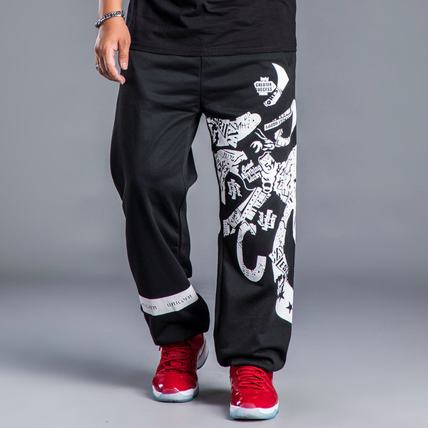 Costum barbatesc in mai multe culori cu imprimeu