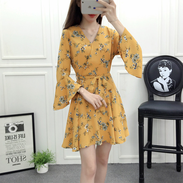 Rochie de dama cu decolteu in V cu motive florale in trei culori