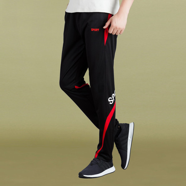 Costum pentru bărbați cu motive colorate și inscripție