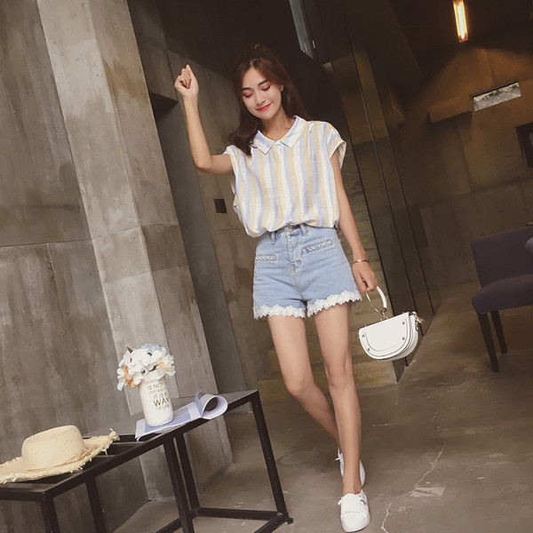 Blugi scurti eleganti de dama cu dantela si perle