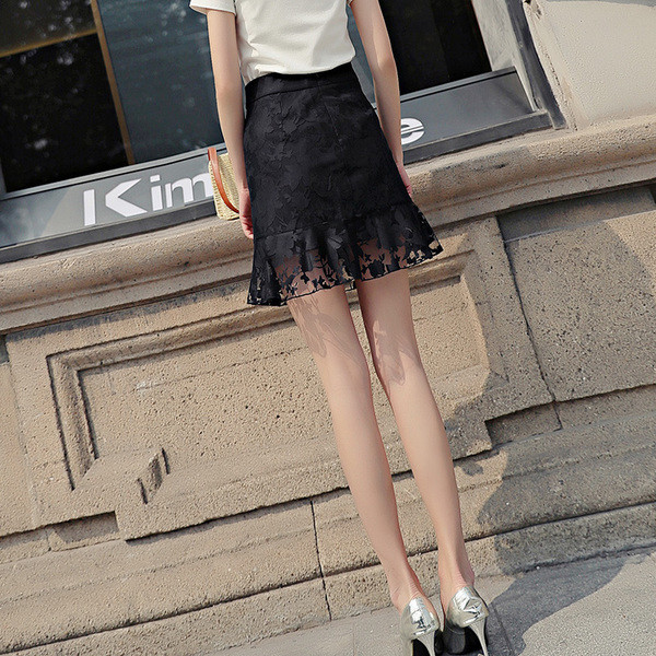 Fusta de dama eleganta talie inalta cu dantela in alb-negru