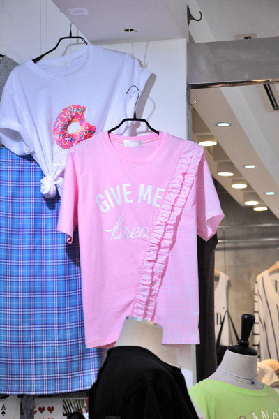 Tricou casual de damă din bumbac în roz și albastru cu inscripție