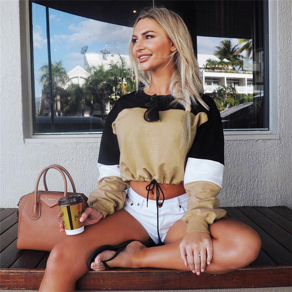 Bluză sport scurtă de damă cu mâneci lungi în culori irizate