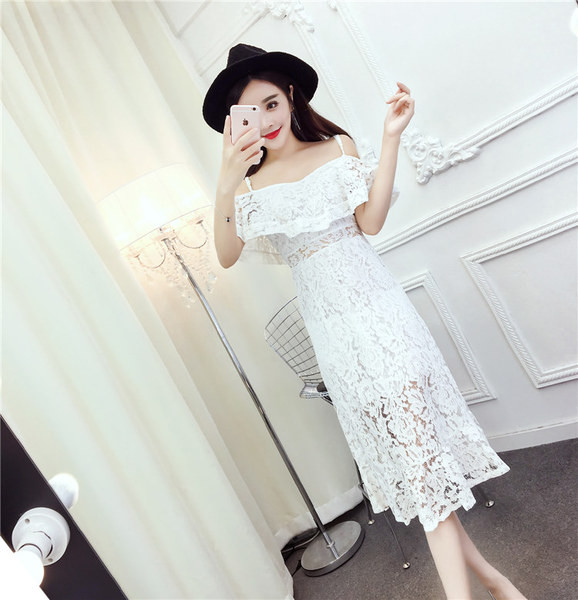 Rochie de dama din dantela cu maneci cazute in mai multe culori