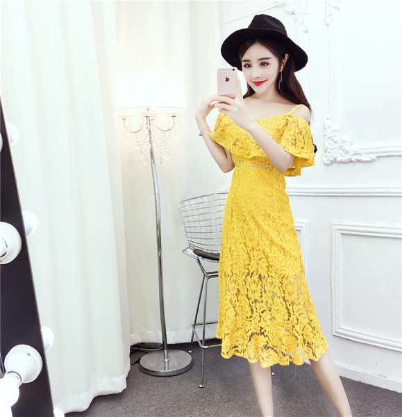 Rochie de dama din dantela cu maneci cazute in mai multe culori