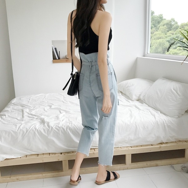 Blugi de dama moderni de culoare deschisa cu talie inalta si lungime 7/8