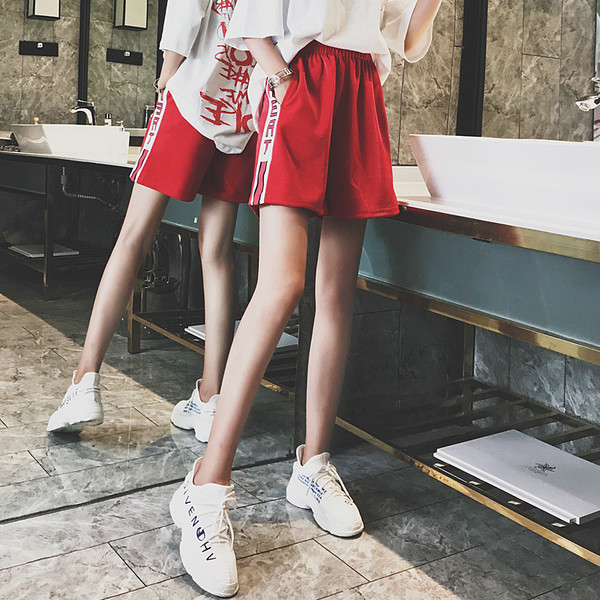 Pantaloni scurți casual de damă cu margini și inscripții în mai multe culori