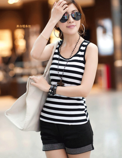 Γυναικείο casual t-shirt με κολάρο σε σχήμα O σε διάφορα χρώματα