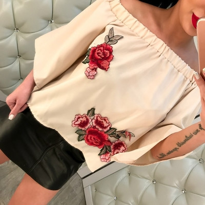 Bluza de dama cu broderie in doua culori