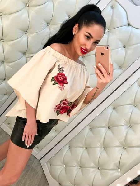 Bluza de dama cu broderie in doua culori