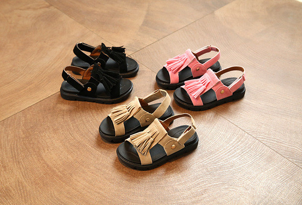 Sandale pentru fete pentru copii cu franjuri in negru, roz si maro