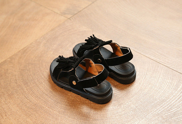 Sandale pentru fete pentru copii cu franjuri in negru, roz si maro