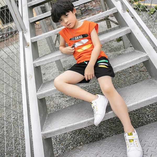 Set zilnic pentru copii pentru baieti in culori vii cu motive colorate si inscriptie